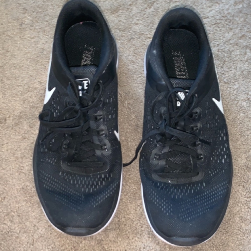 Nike gym shoes